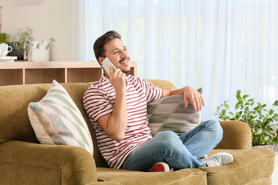 customer talking to staff on phone